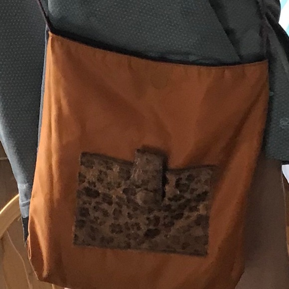 Reversible Falchi Italian Crossbody snake/fur wow - Picture 1 of 6